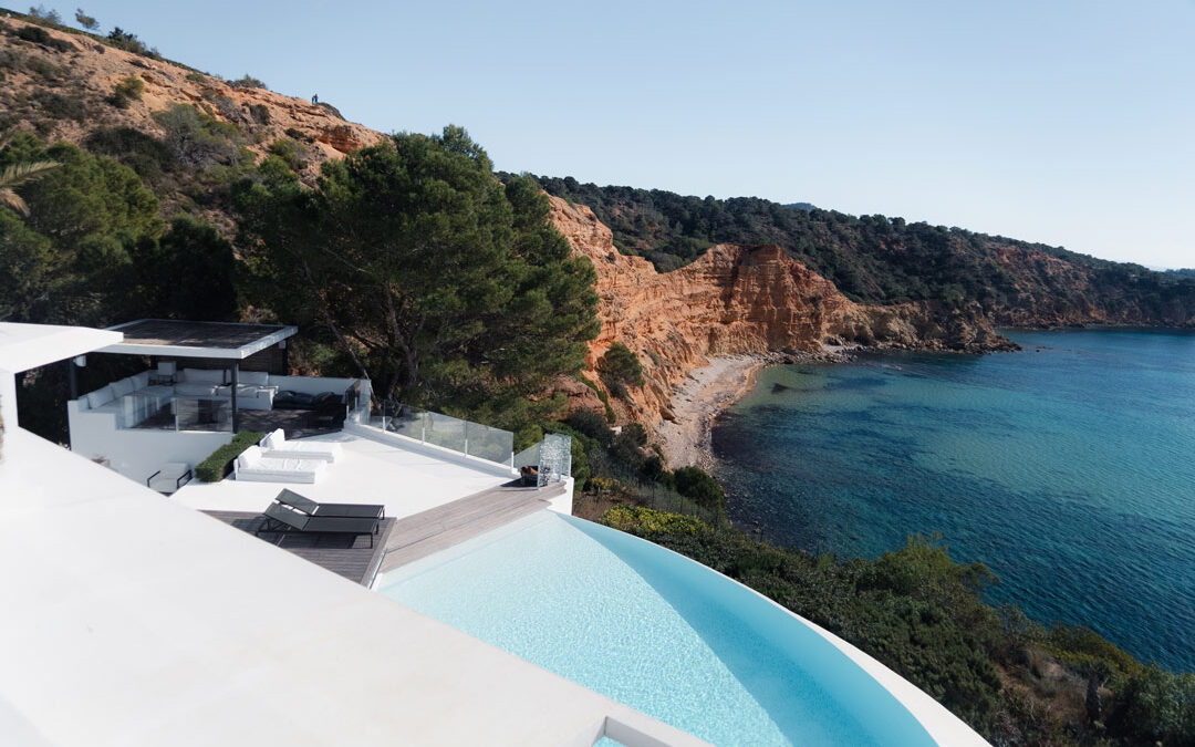 What are you waiting for to discover our luxury villas in the best holiday areas of Spain?