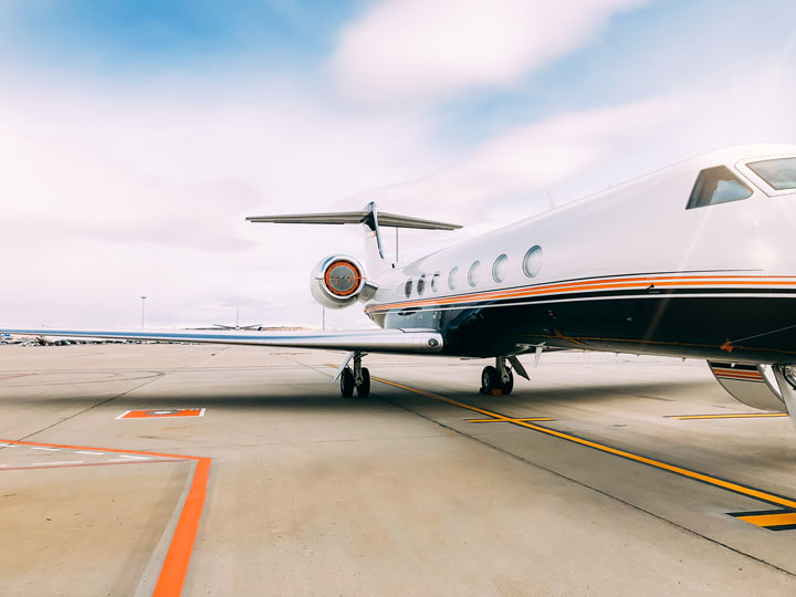 private-luxury-jet-airport